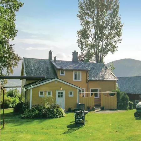 Four-bedroom Holiday In Eidsbygda